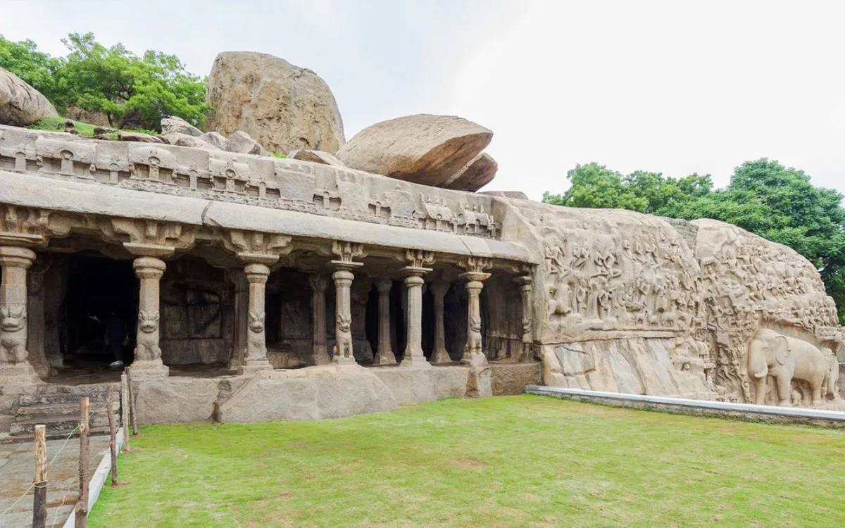 Arjuna's Penance rock-relief carving at Mahabalipuram