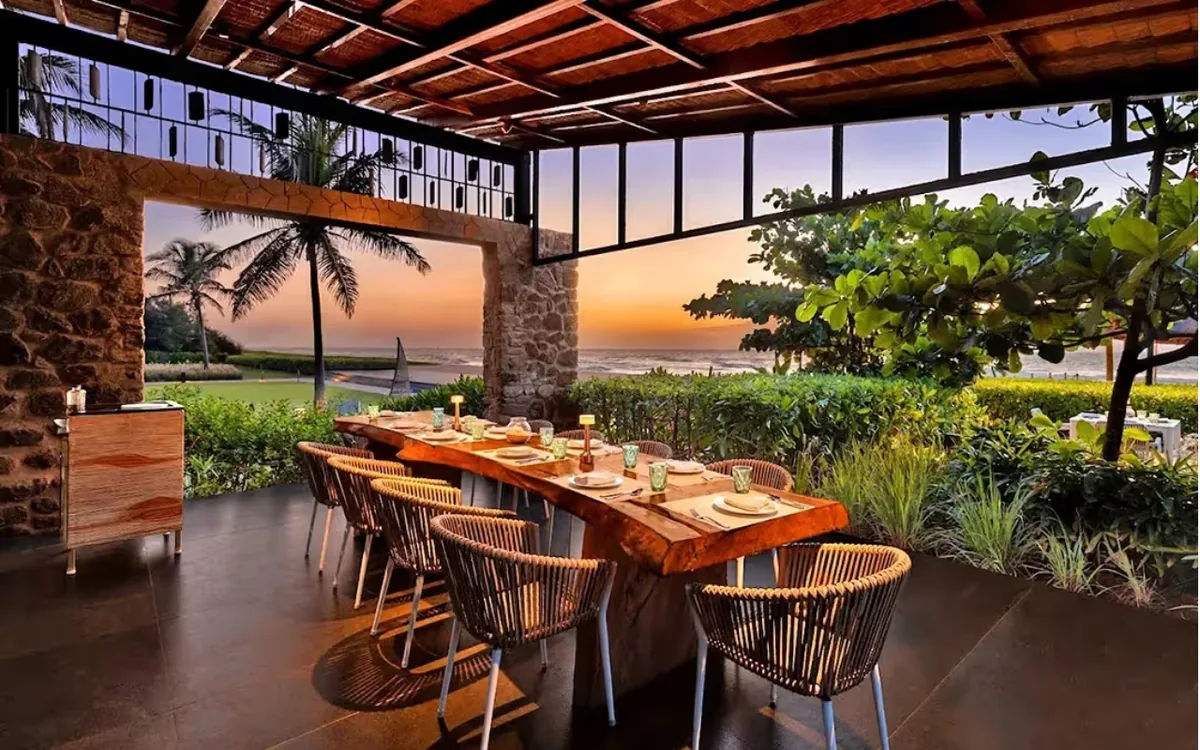 Resort dining table near Mahabalipuram
